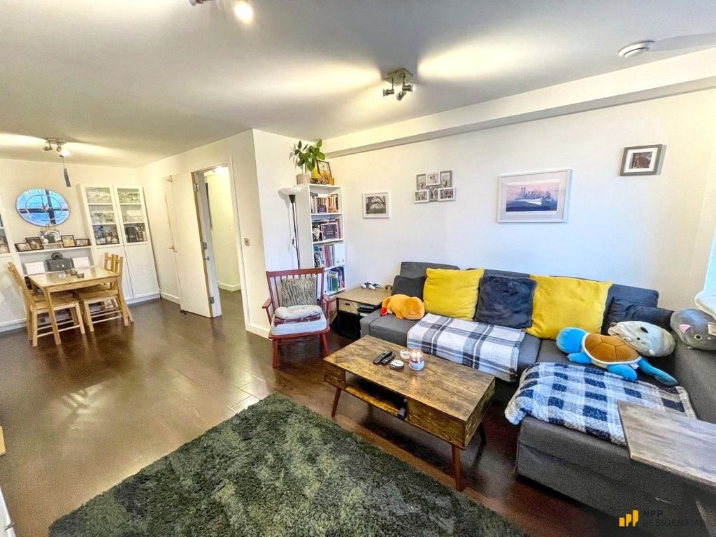 Property photo 2 of 19