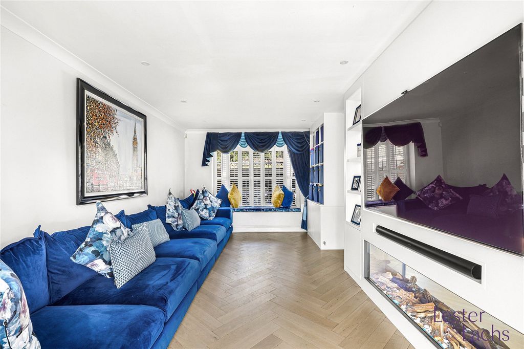 Property photo 3 of 29 Picture No. 15