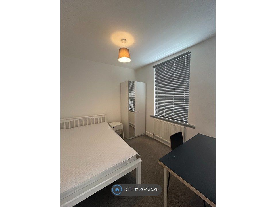 Property photo 1 of 12 Bedroom 1