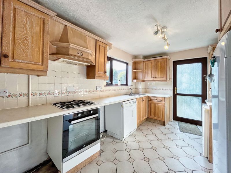 Property photo 2 of 33 Photo 4