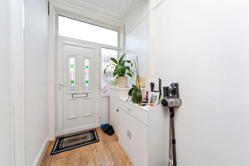 Property photo 3 of 19 Pbox-Img.Jpg