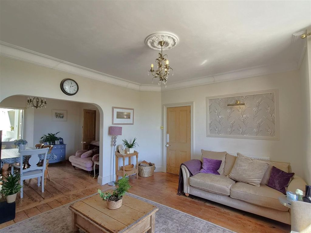 Property photo 3 of 34 Sitting Room