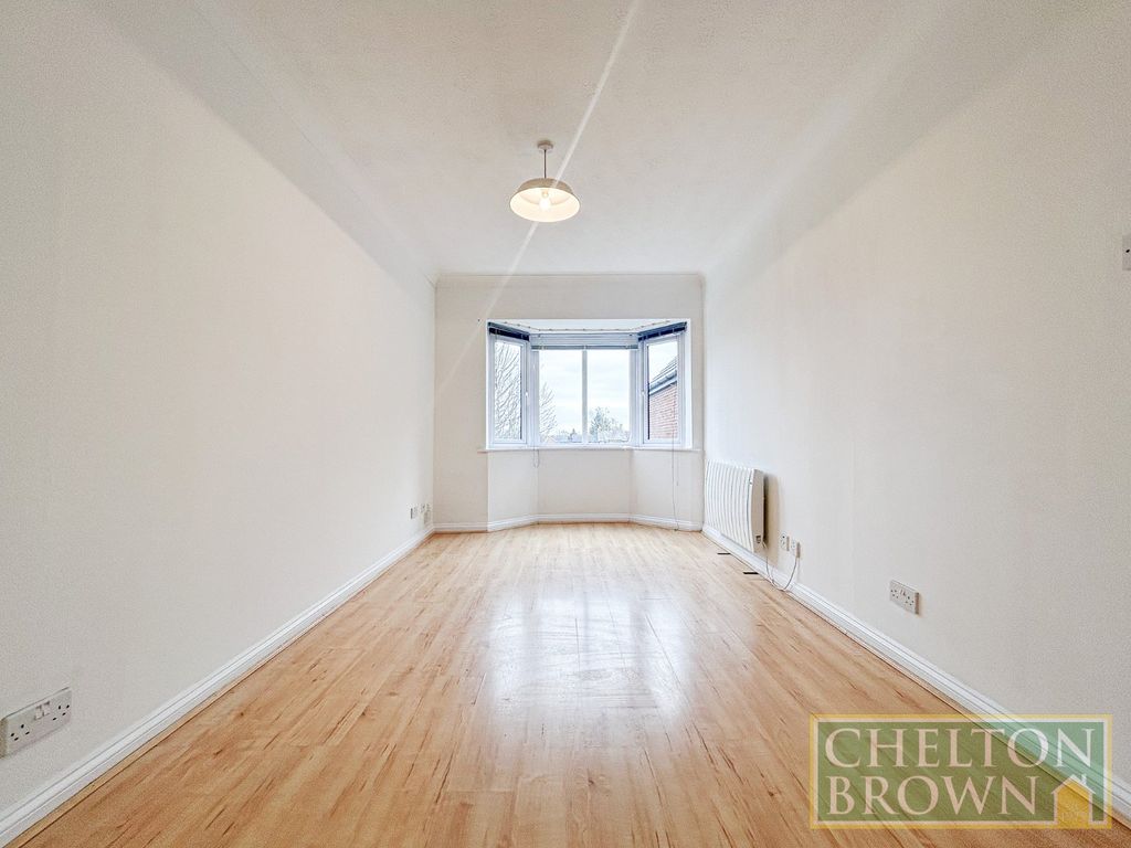 Property photo 2 of 24 Living Room/Kitchen