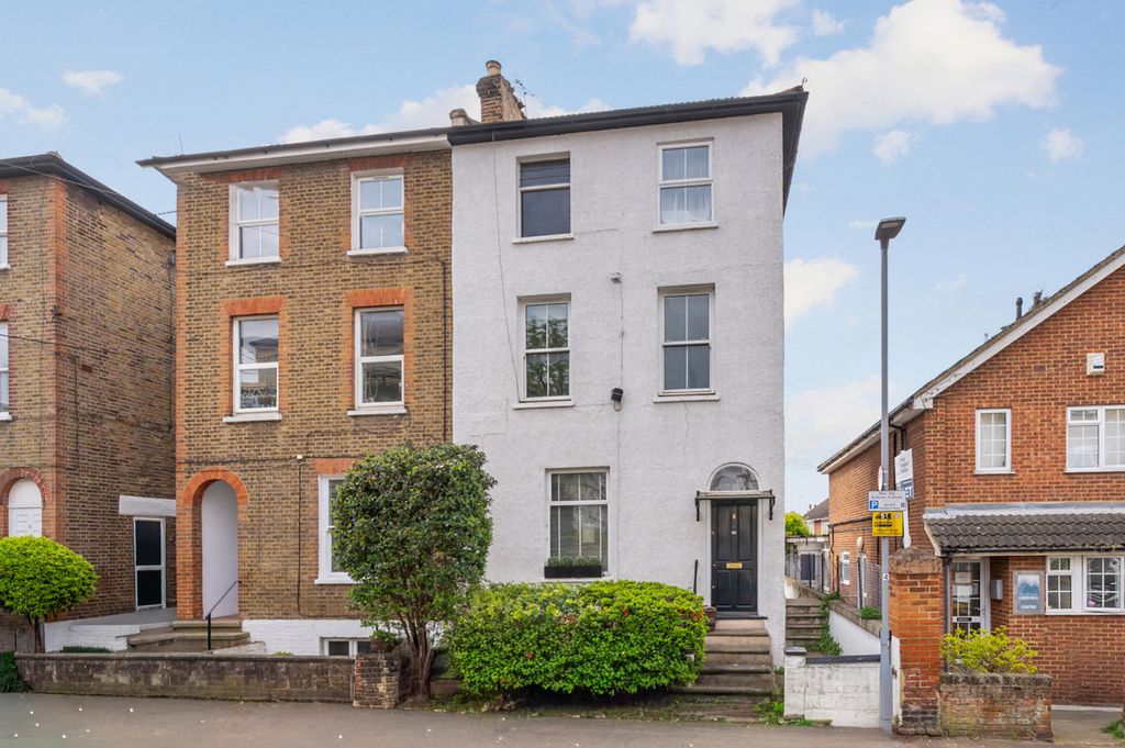 Property photo 2 of 8 Picture No. 24