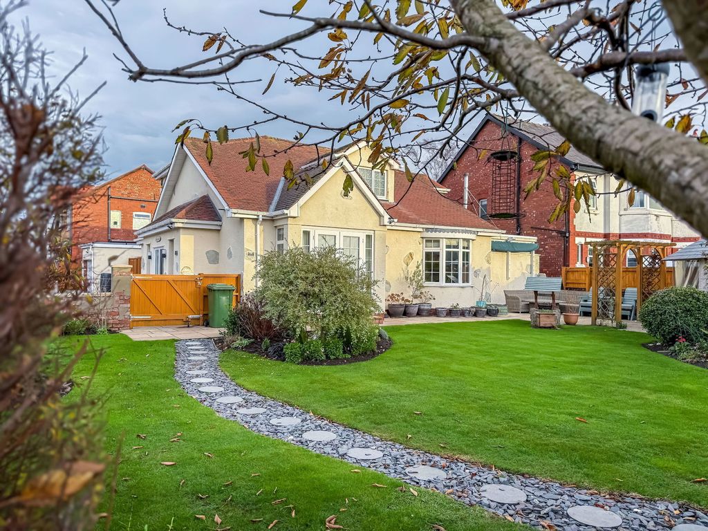 Property photo 1 of 39