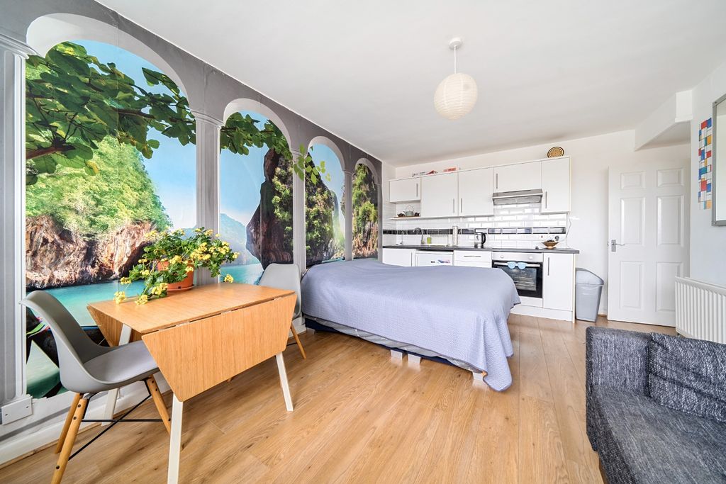 Property photo 3 of 8 3103287