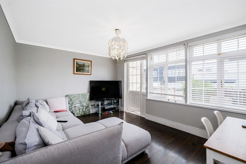 Property photo 2 of 22 2