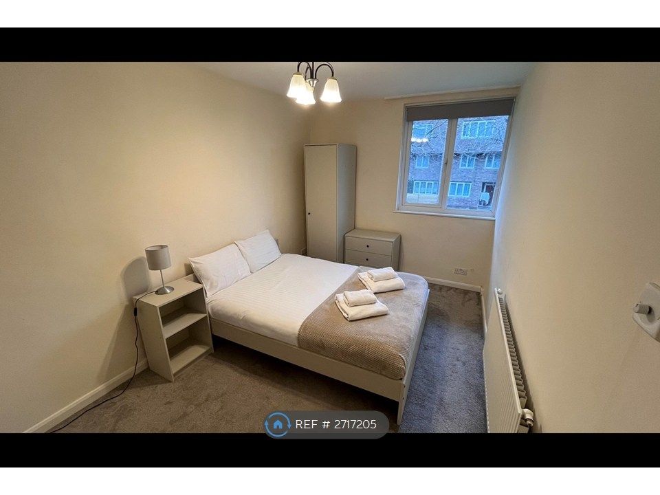 Property photo 3 of 5 Room 2