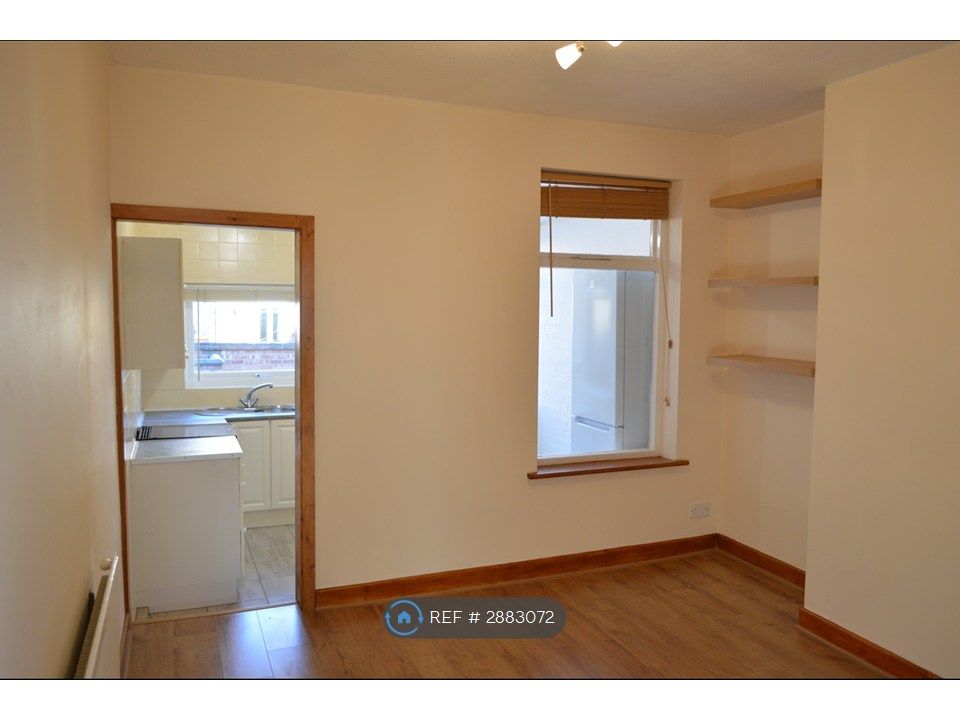 Property photo 3 of 14 Dining Room
