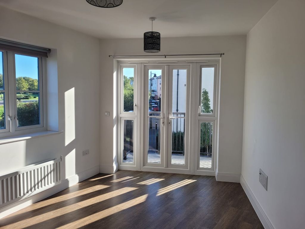 Property photo 2 of 7 Lounge And Balcony