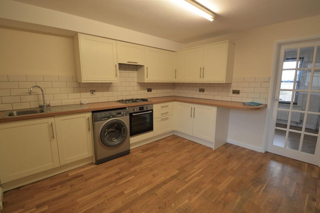 Property photo 3 of 7 Kitchen.Jpg