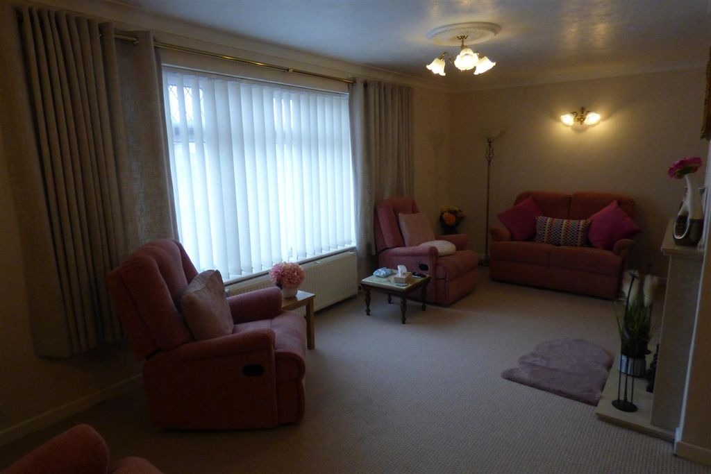 Property photo 2 of 10 P1400431.Jpg