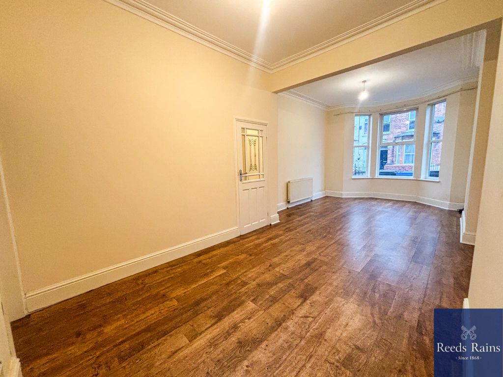 Property photo 2 of 20 Living Room