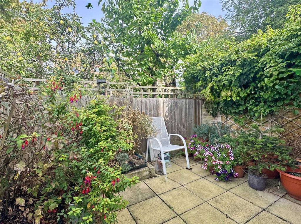 Property photo 3 of 13 Courtyard B.Jpg