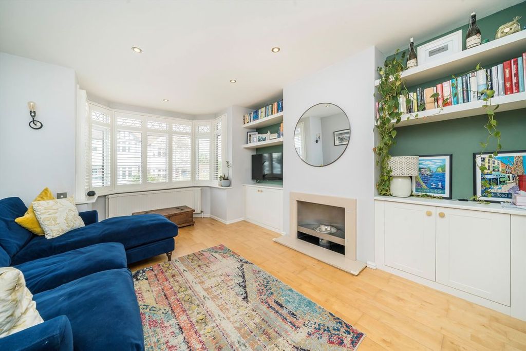 Property photo 2 of 8