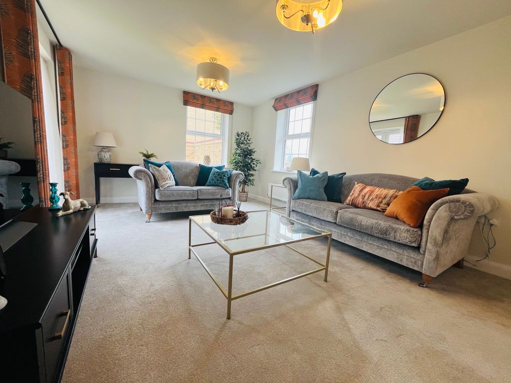 Property photo 3 of 18