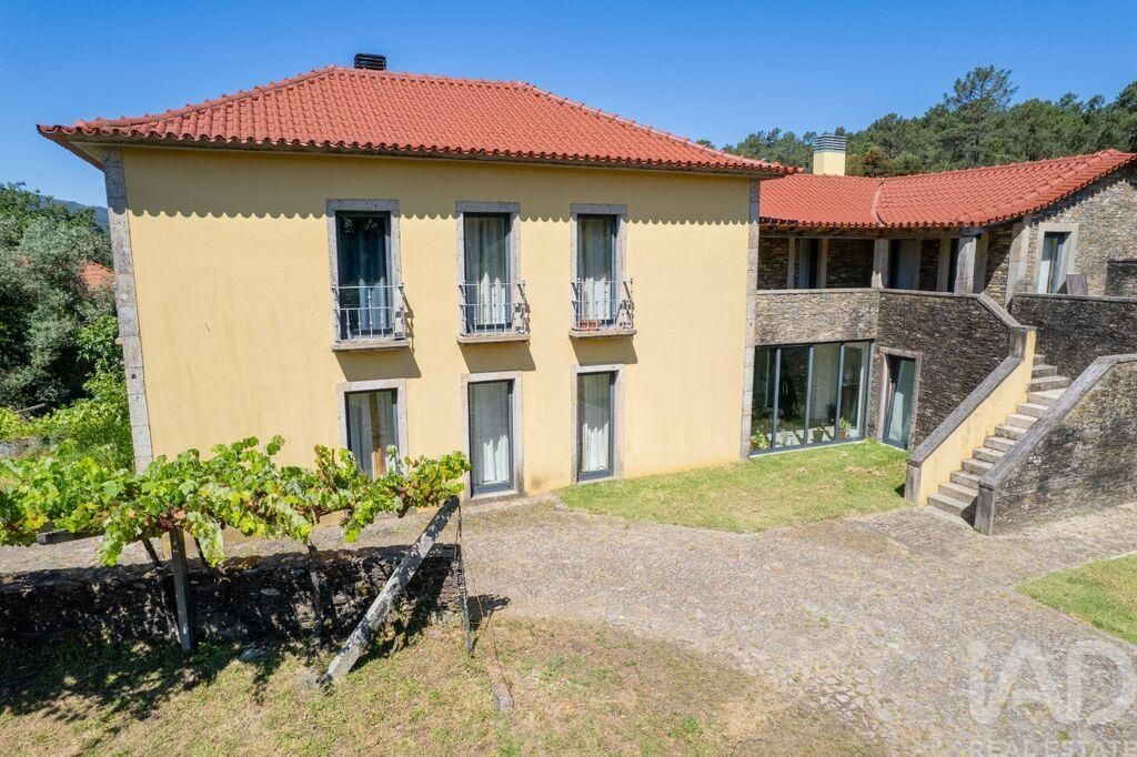Property photo 1 of 40