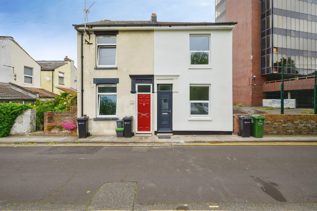 House in Portsmouth - View 3