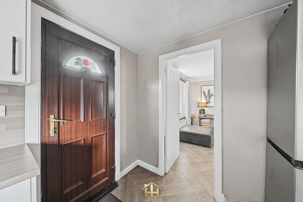 Property photo 3 of 25 6 St Kilda Terr Dd3 9Lj 170926 Edit (4 Of 26).Jpg
