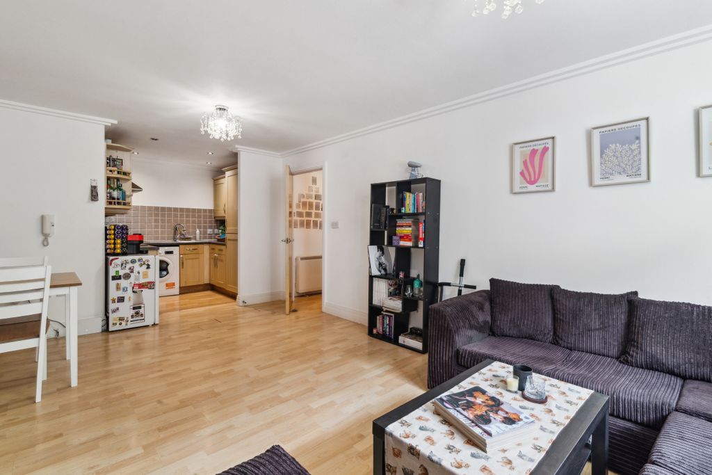 Property photo 3 of 10 11