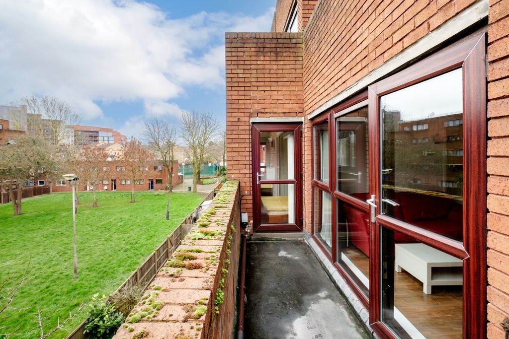 Property photo 3 of 9 Sturmer Way