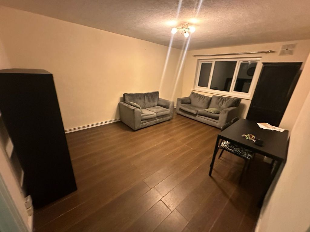 Property photo 3 of 7 Gallery