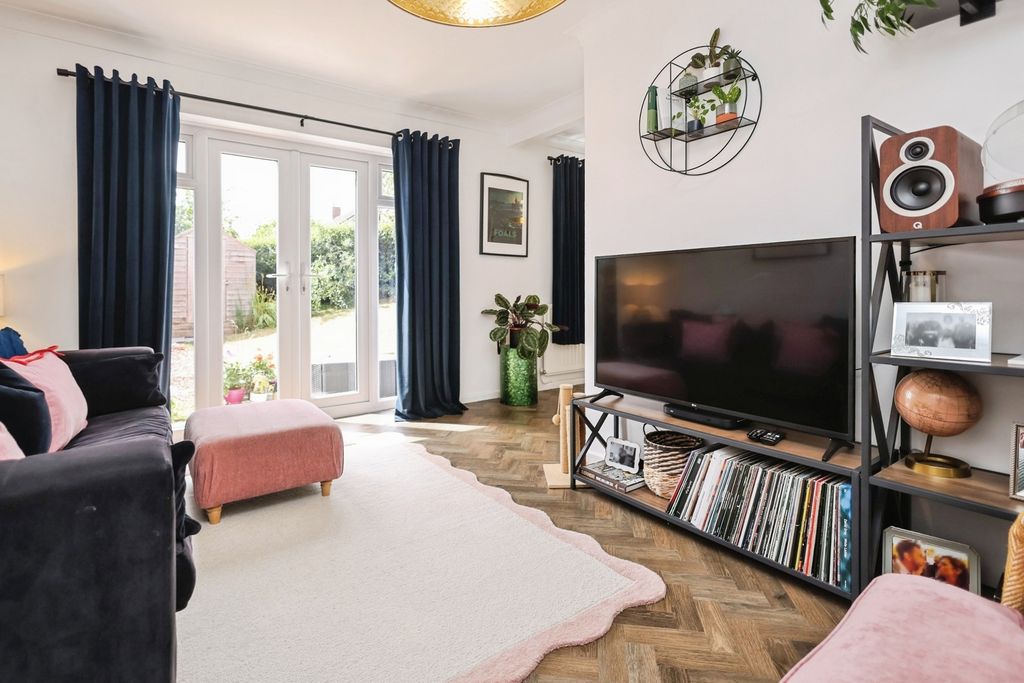 Property photo 3 of 20 Pbox-Img.Jpg