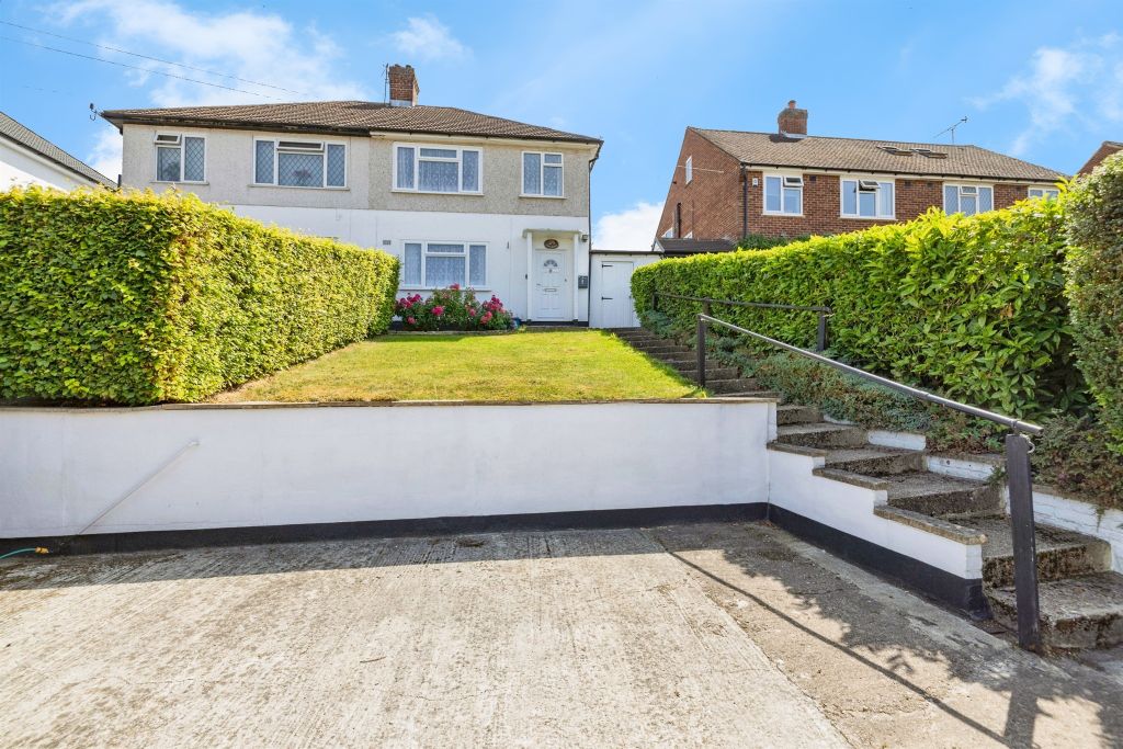 Property photo 1 of 17