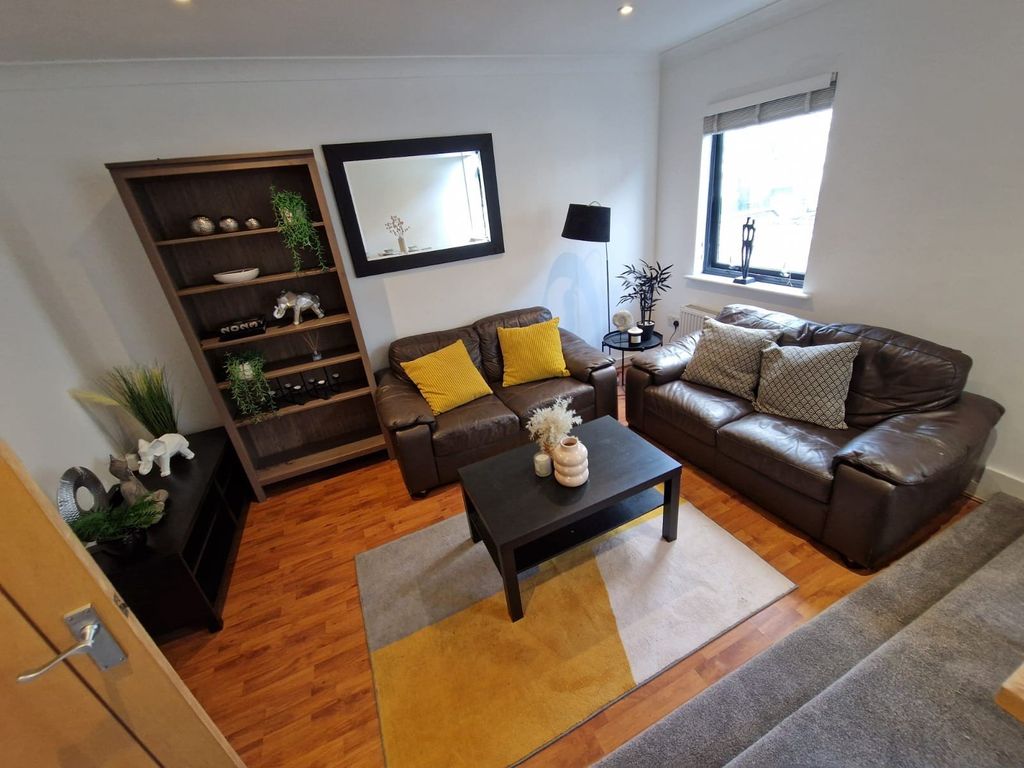 Property photo 2 of 11 Picture No. 26