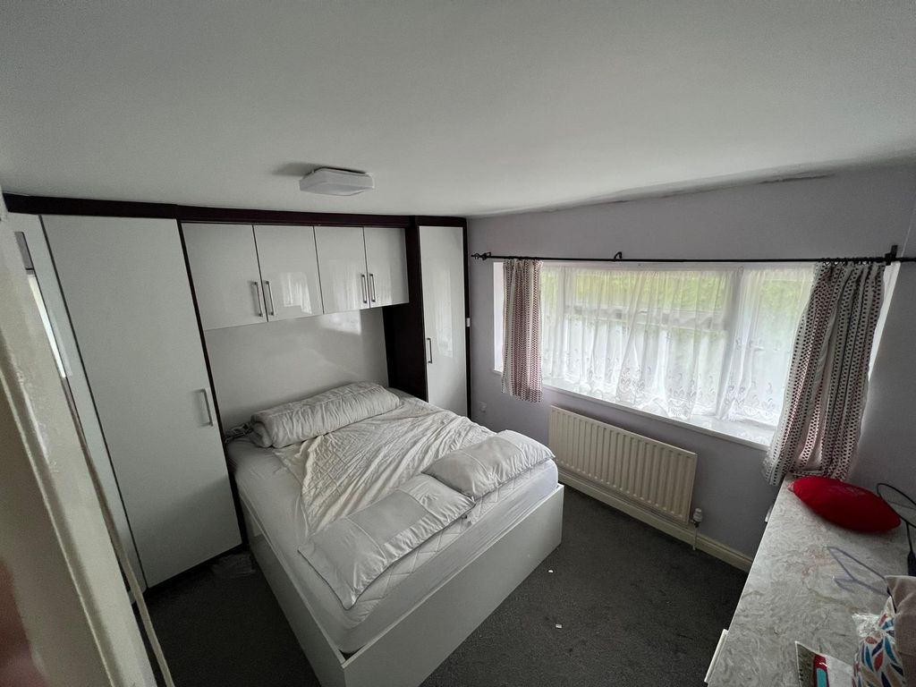 Property photo 3 of 5 Gallery