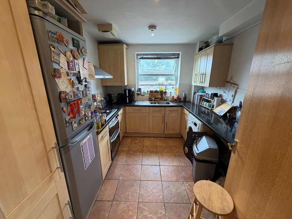 Property photo 3 of 14 Kitchen