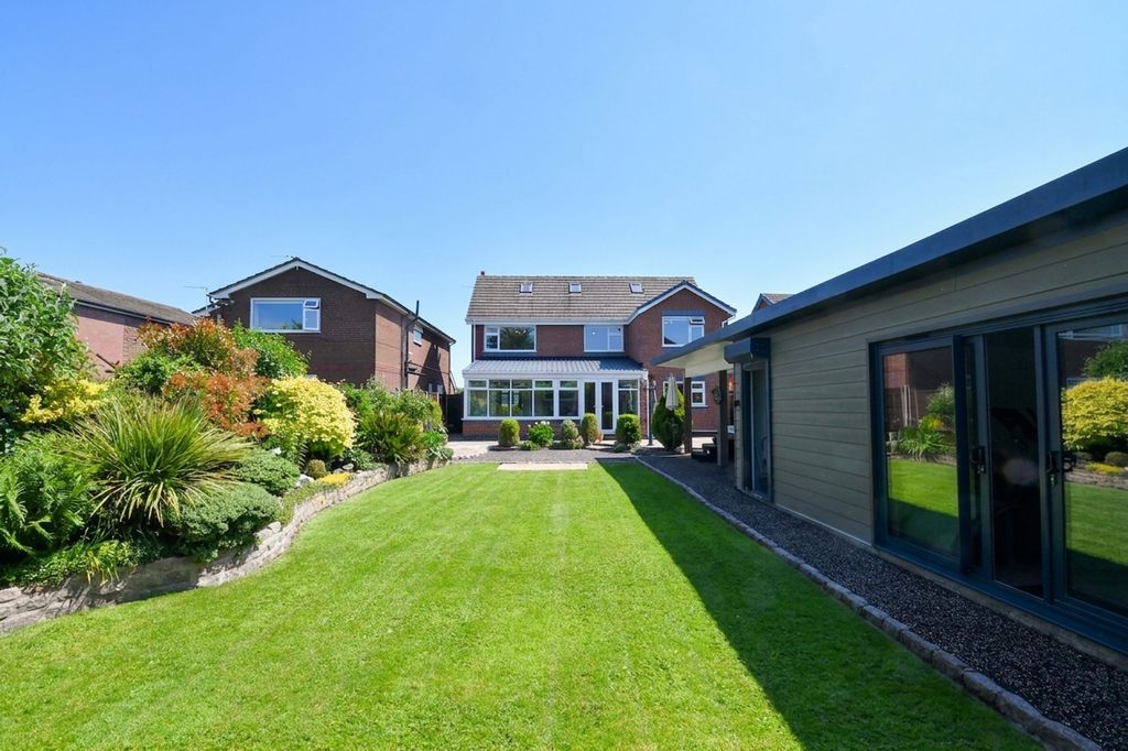 Property photo 1 of 48