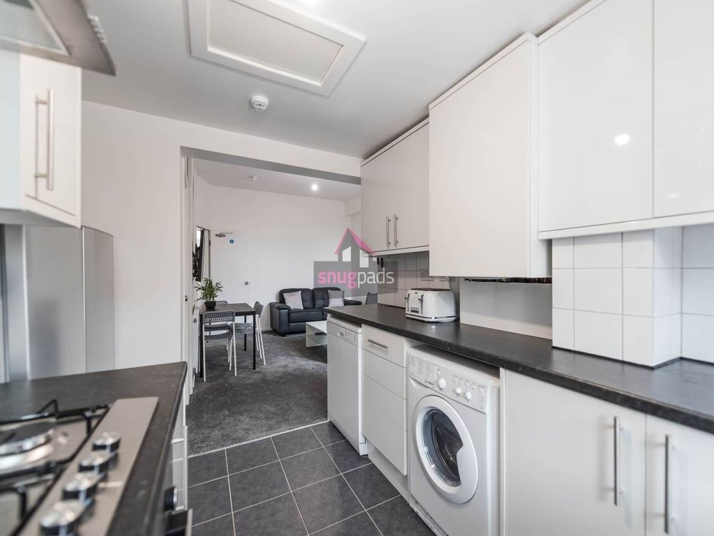 Property photo 3 of 12 3