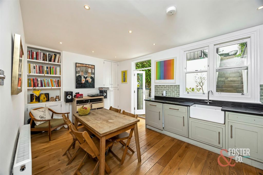 Property photo 2 of 23 Kingsley Road, 34_005.Jpg