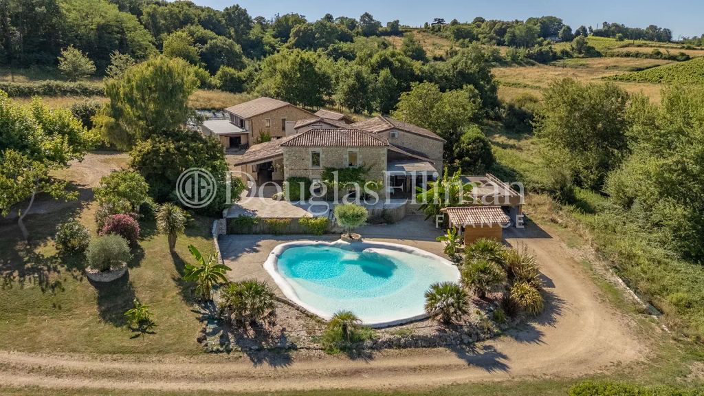 Property photo 2 of 10