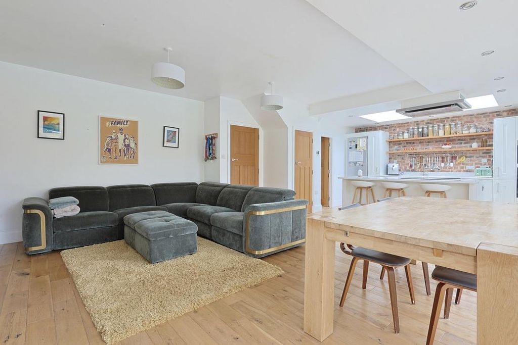 Property photo 1 of 30 95C5C452-72Ca-4748-Bb94-Acbf76Ef6B88_1_105_c.Jpeg