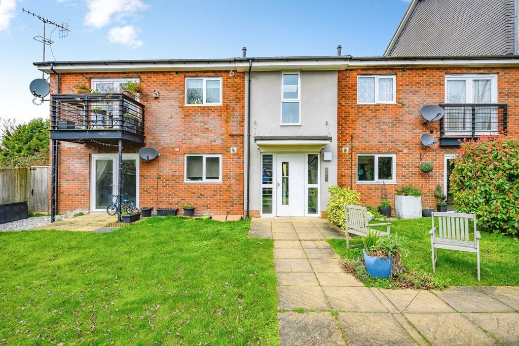Property photo 1 of 18