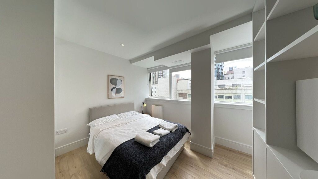 Property photo 3 of 17 Bedroom