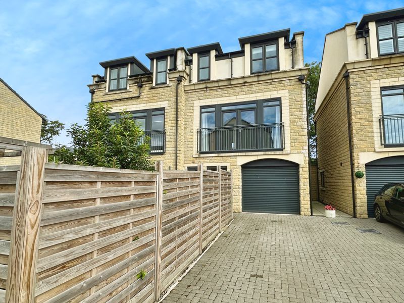 Property photo 1 of 15 External