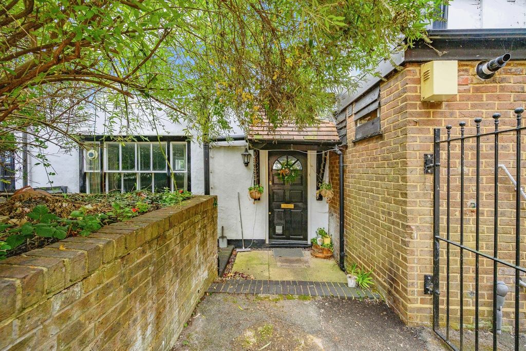 Property photo 1 of 16
