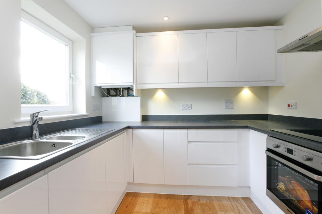 Property photo 1 of 6 Kitchen