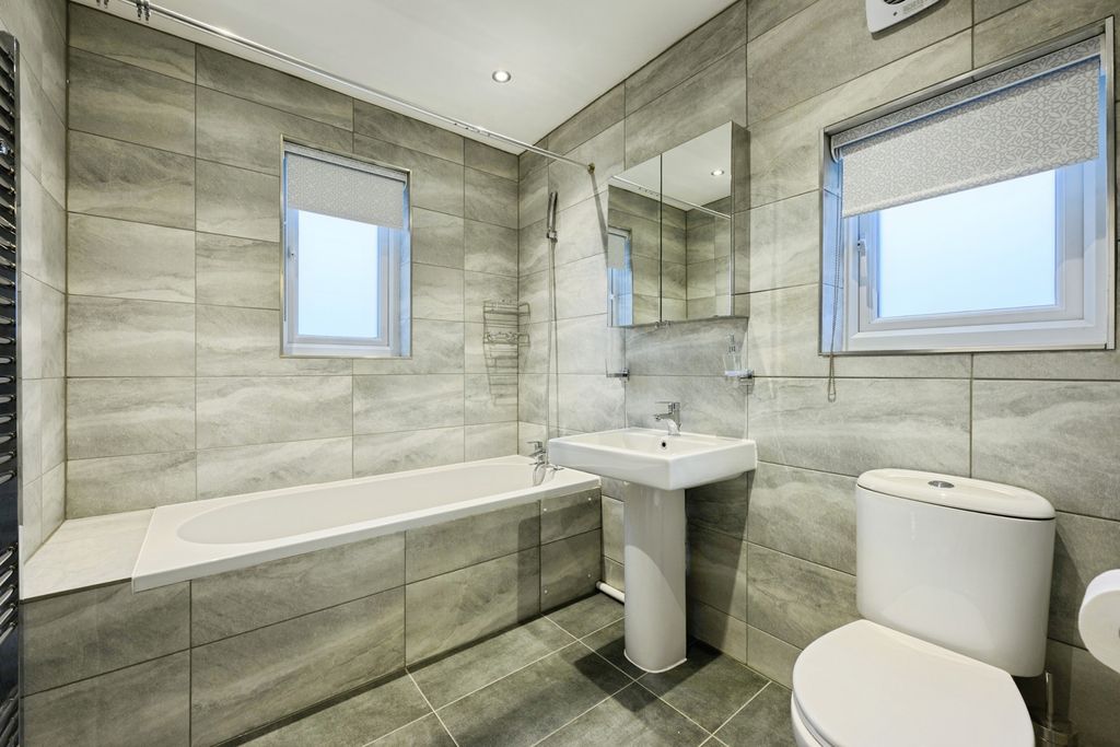 Property photo 3 of 19 Pbox-Img.Jpg