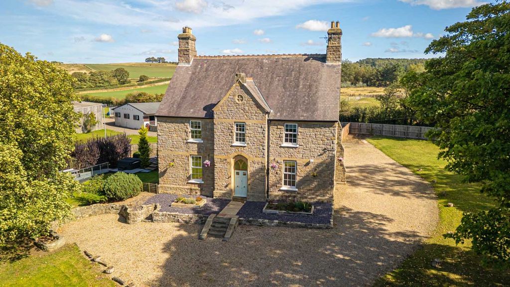 Property photo 1 of 35