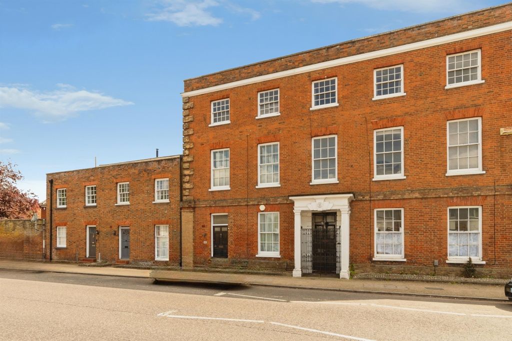 Property photo 1 of 21