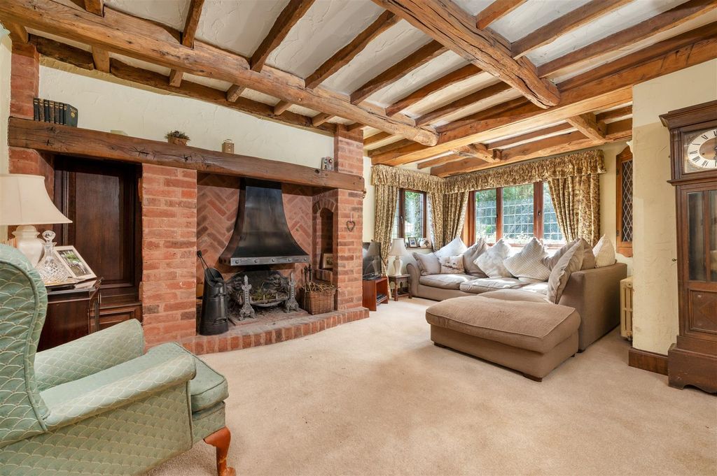 Property photo 3 of 34 Sitting Room