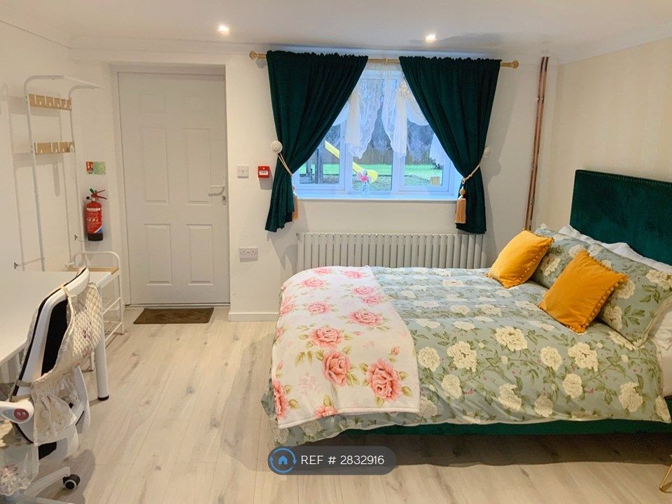 Property photo 3 of 35