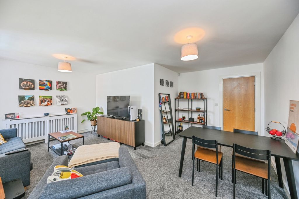 Property photo 3 of 15 Living/Dining