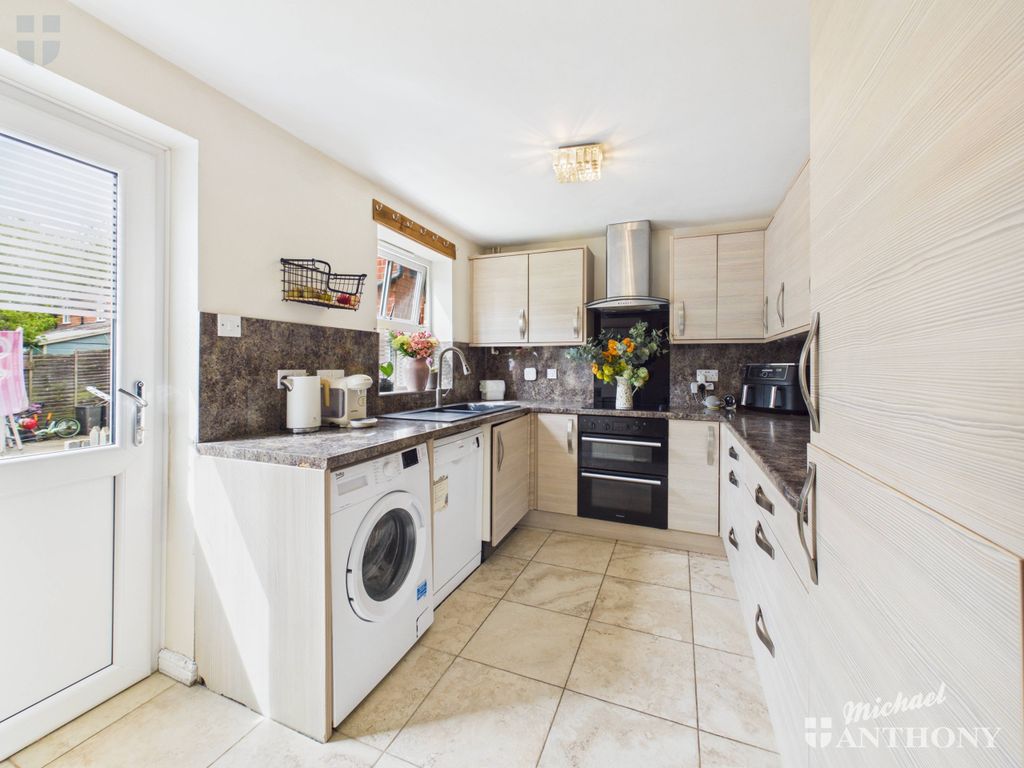 Property photo 2 of 18 Cam03852G0-Pr0630-Still001