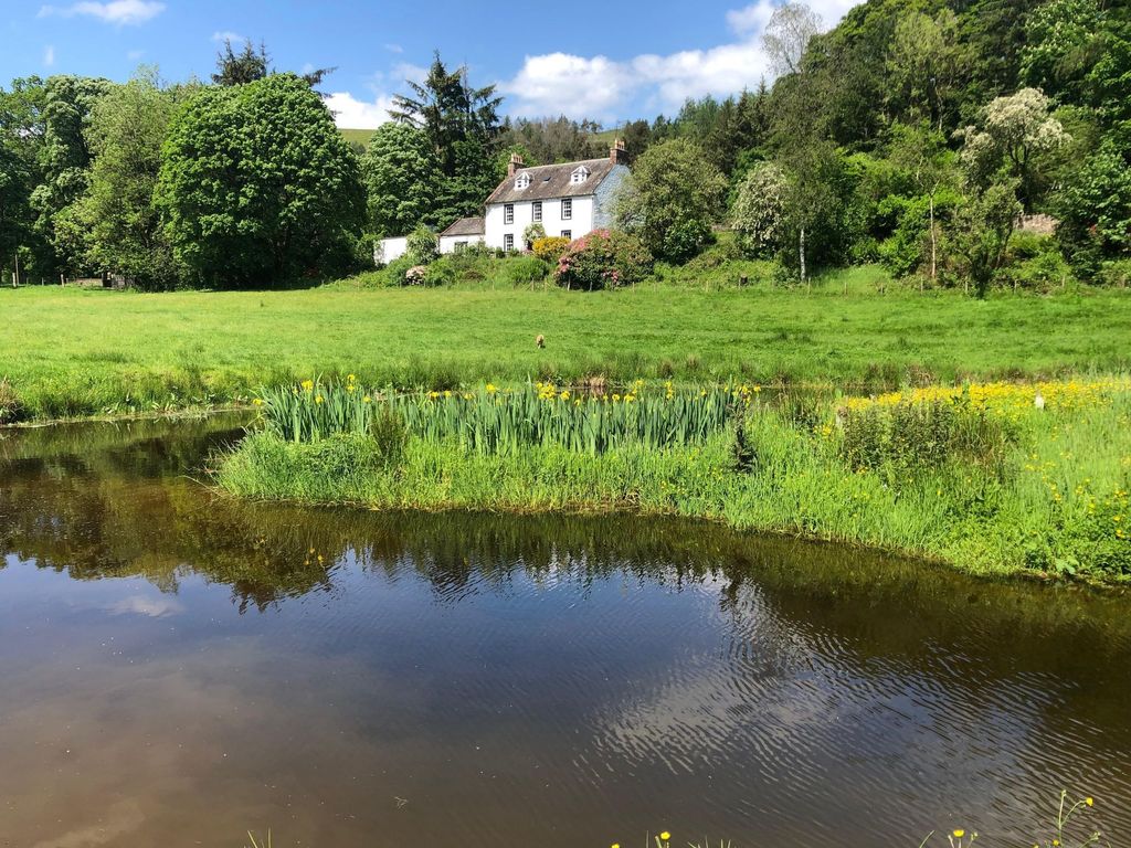 Property photo 1 of 40