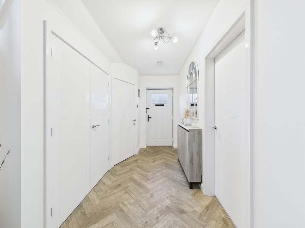 Property photo 3 of 33